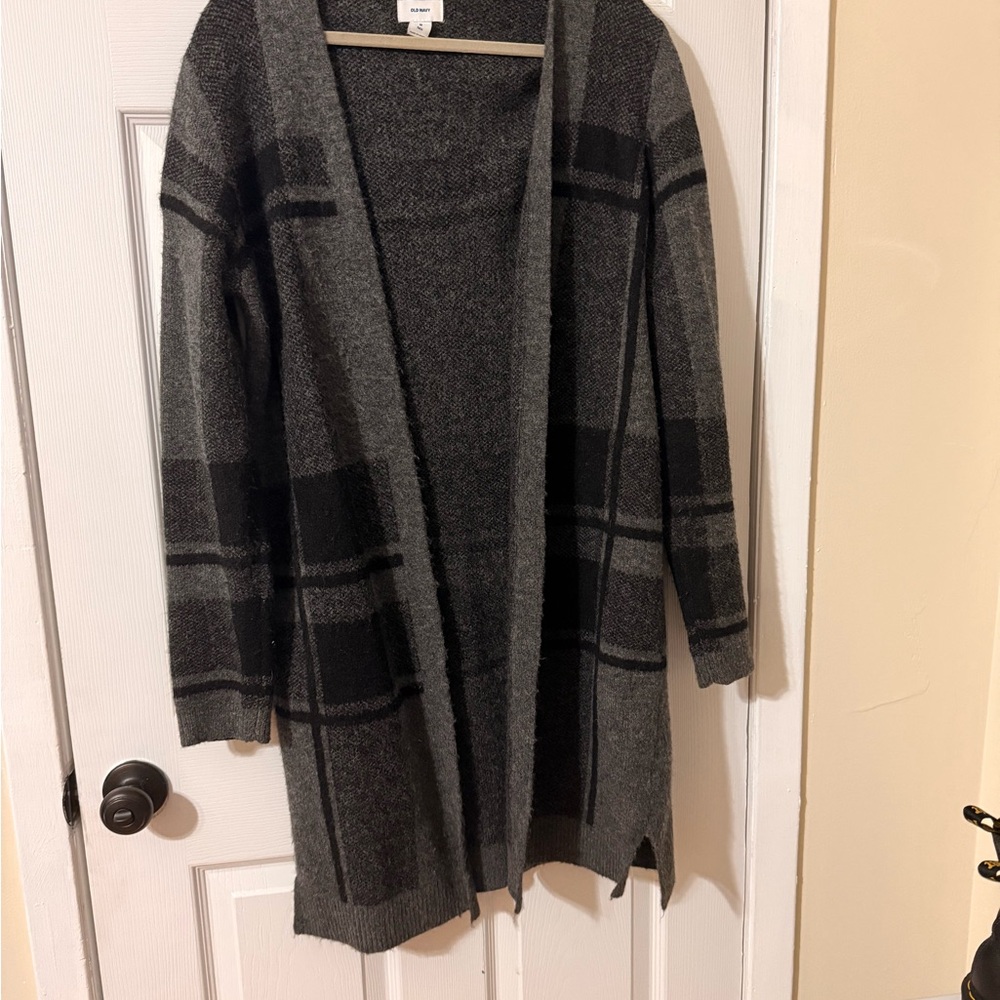 Old Navy Gray and Black Checkered Cardigan